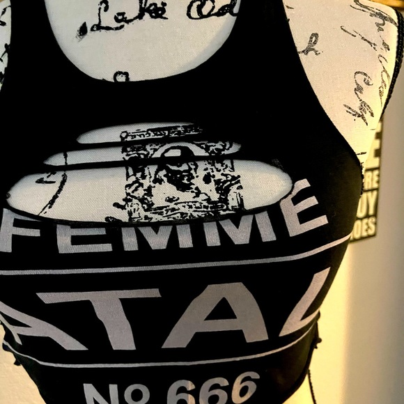 Tops - Femme fatale crop top super sexy size small 🔥🔥🔥🔥